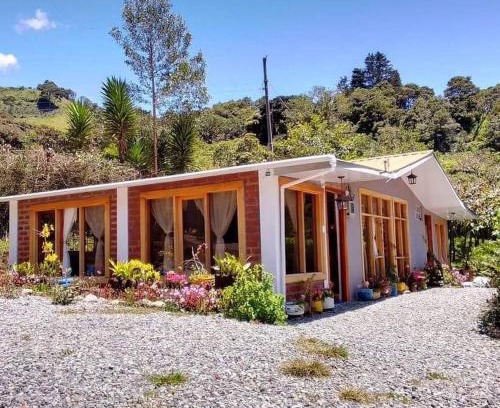 Banos de Agua Santa House | Paraíso Salomé