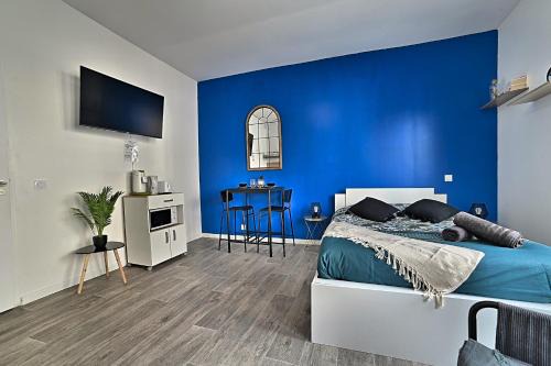 Saintes Apartment | Paradis Bleu - Coeur de ville, Tv 4K, Netflix, Fibre, Confortable, Calme