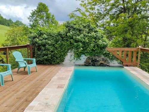Louvie Juzon Villa | paradis perdu piscine jacuzzi billard baby-foot