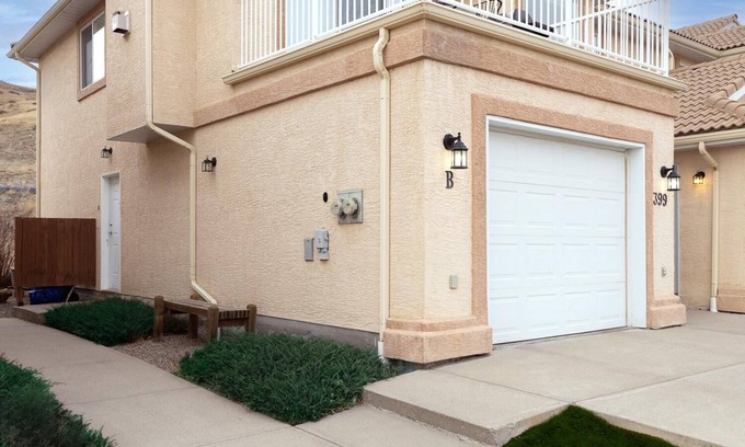 Lethbridge Condo | Paradise Canyon Golf Resort - Luxury Condo M399