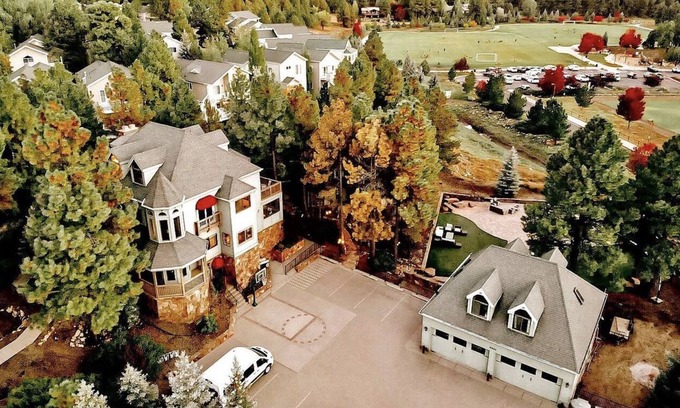 Flagstaff House | PARADISE! Family Reunions, Business Retreats, Vacations