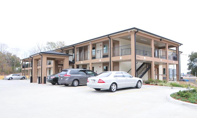 Baton Rouge Hotel | Paradise Inn & Suites