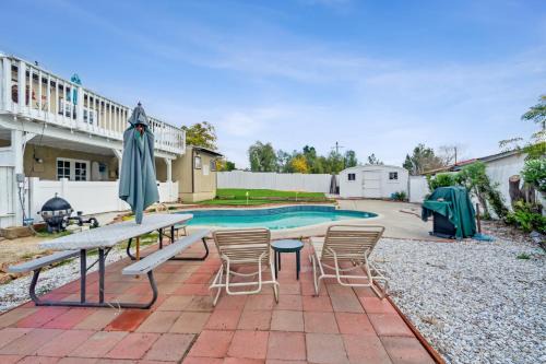 Lake Elsinore House | Paradise On Earth residence