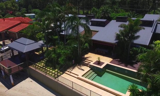 Riverside House | PARADISE ON THE RIVER SIDE