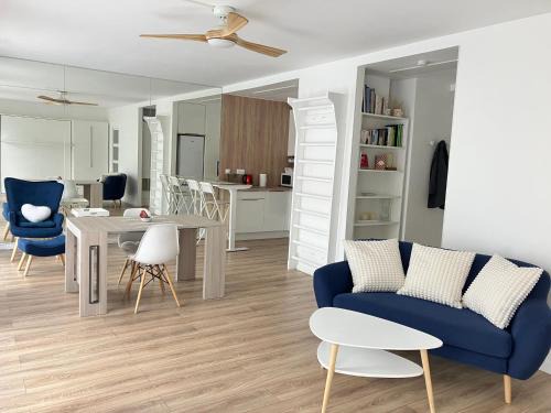 Auteuil Apartment | Paris 42m Studio plus terrace