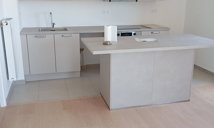 Universite Apartment | PARIS LA DEFENSE 1 double bed and 2 single beds