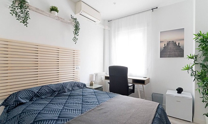 Cotos Bed & Breakfast | Paris: room with comfort, cosiness and shared areas Chamartín – Mauricio Legendre
