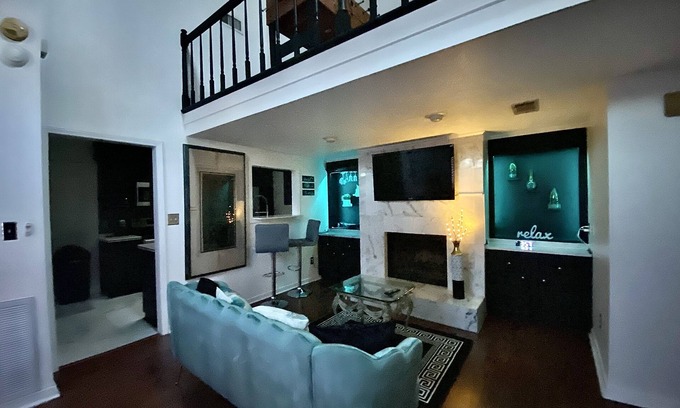 Tougaloo House | Parisian Marble Loft with a Garage off HWY55!