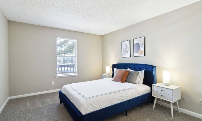 Ellenwood Apartment | Park at London T2 Spacious 2 Bed 2 Bath