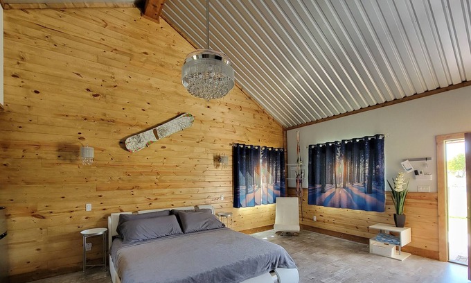 Wise County Cabin | Park City Cabana at Tipsy Toad Retreat