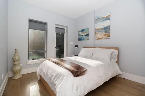 Rose Hill Apartment | Park South Central 3 Bedroom with Private Terrace