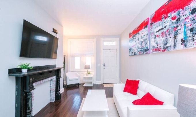 Manchester Apartment | Parking - Laundry - Convenient