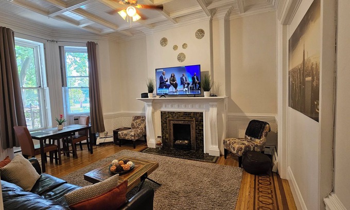 Albany Apartment | Parkside Queen Stunning 1 Bedroom in 1800's Brownstone!