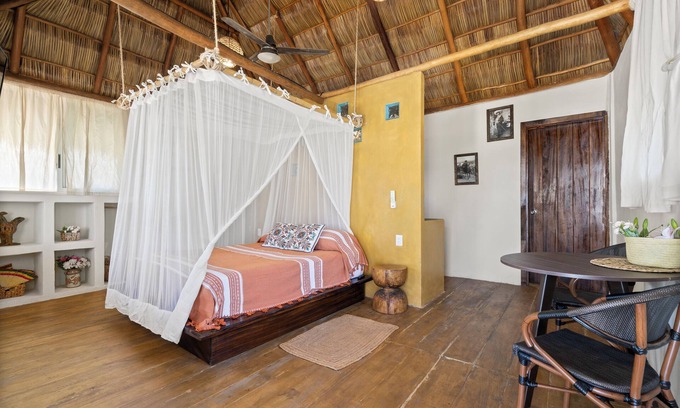 Puerto Vallarta Cabin | PAROTA CABAÑA (OCEANFRONT WITH PRIVATE POOL)