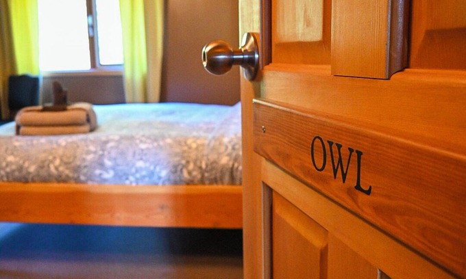 Parson Bed & Breakfast | Parson Lodge #3 - The Owl Room