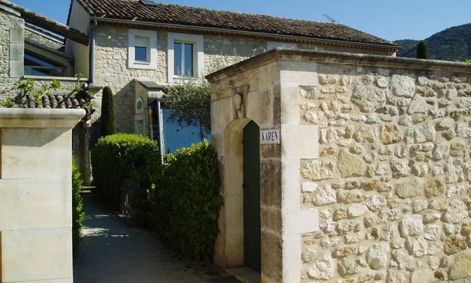 Maubec House | Part of Résidence Lou Boulidou, former vineyard, now unique vacation rentals.