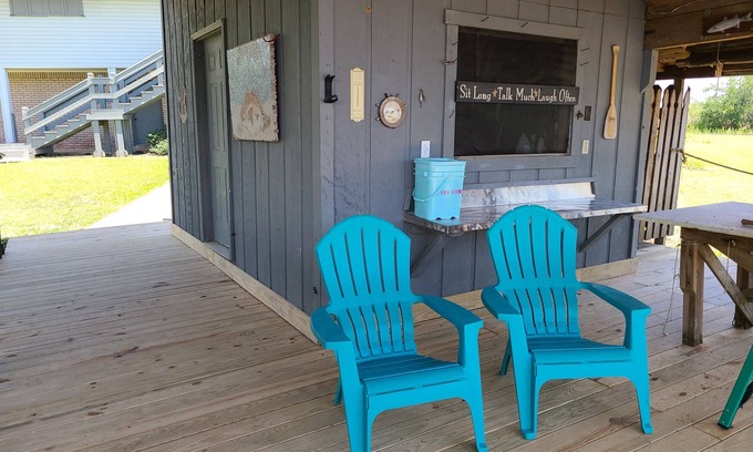 Gautier House | Pascagoula River 🌞Sun Rise Views🌄 Boat Slip🎣🚤 Golf nearby⛳️Near I-10.Quiet