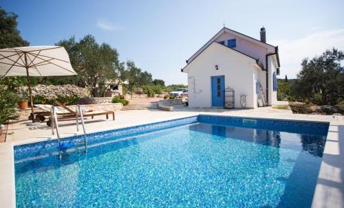 Loviste House | Pasika