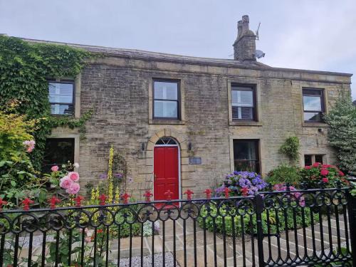 Birch Vale House | Pass the Keys Birch Hall Characterful Cottage Sleeps 8 & Pets