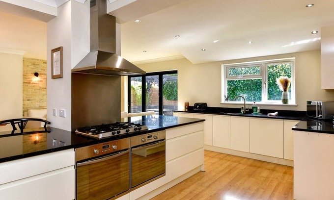 Llanishen House | Pass the Keys | Classy house in Llanishen!
