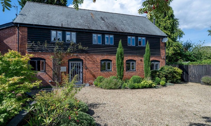 Ashford Bowdler House | Pass the Keys | Countryside home 5 minutes from Ludlow