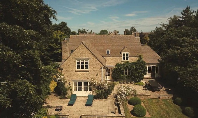 Whichford House | Pass the Keys | Spacious Country Retreat | Stunning Cotswold Views