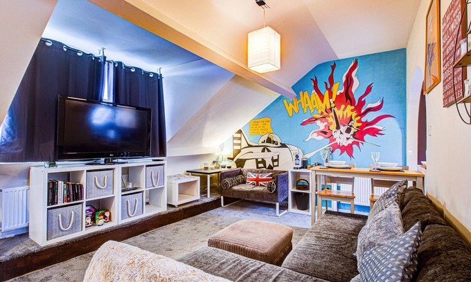 Westcliff-on-Sea Apartment | Pass the Keys | Artistic stylish apartment in Southend The Loft