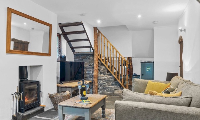Penny Bridge House | Pass the Keys | Newly Renovated Lakeland Cottage
