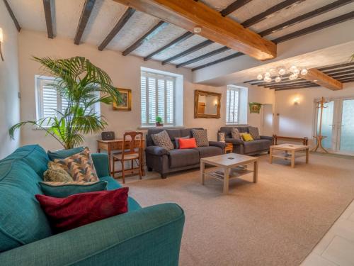 Giltbrook House | Pass The Keys Serenity Cottage A Cozy Retreat in Nottingham