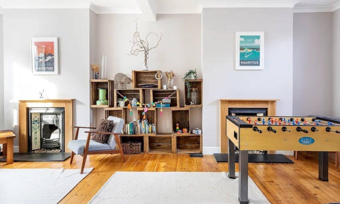 Camberwell Green House | Pass the Keys | Spacious Camberwell house 30min bus Central London