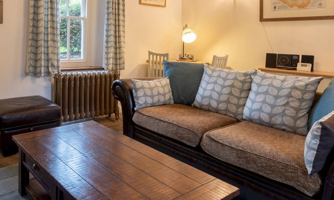 Staindrop House | Pass the Keys | The Snuggery - Super Cute Cottage in the Durham Dales