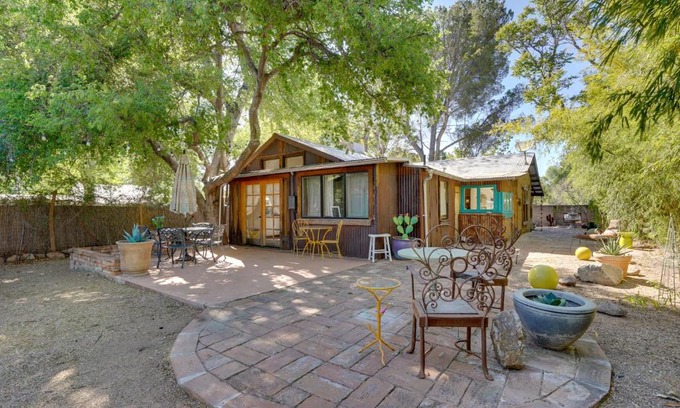 Patagonia House | Patagonia Cottage with Patio and Yard Walk to Town!
