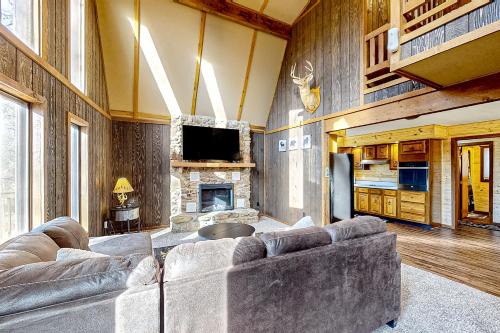 Gnaw Bone House | Patel's Cozy Chalet