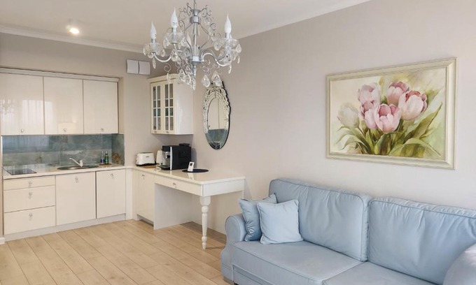 Koszalin Apartment | Patio Glamour