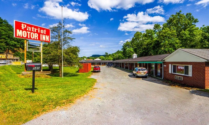 Blue Jay Hotel | Patriot Inn Motel Beaver WV, By OYO