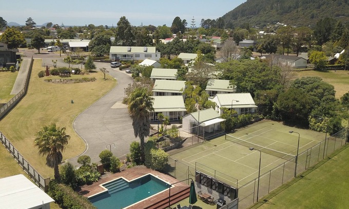 Pauanui Hotel | Pauanui Pines Motor Lodge