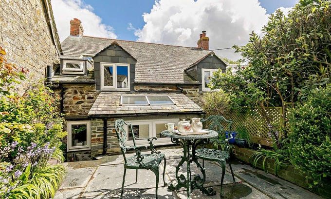 St Minver House | Pauntley Cottage - Two Bedroom House, Sleeps 3