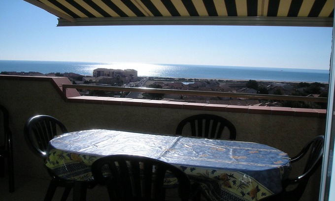 Saint-Pierre-la-Mer Cabin | Pavillon T3 * 72m2 Terrace 180° Sea View, Wifi, Swimming pool, Internet, Air conditioning,