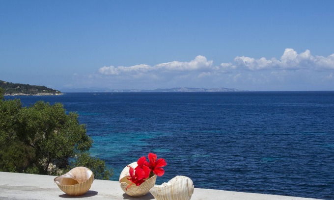 Gaios House | Paxos Sunrise SUPERIOR HOUSE SEA FRONT