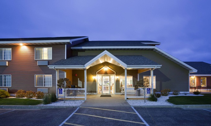 Paynesville Hotel | Paynesville Inn And Suites
