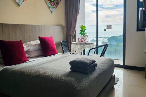 Kampung Bahasa Kapor Apartment | PD D'Wharf The Bay Superior Queen Room SeaView Balcony