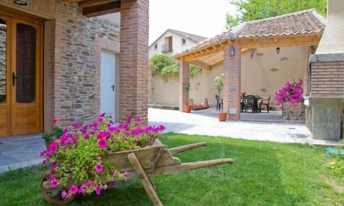 Miguelanez Cottage | Peñamora Rural Cottage for 10 people