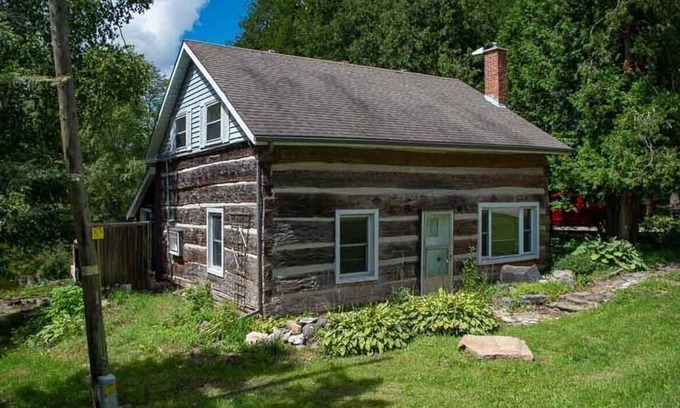 Chesley Cottage | Peabody Log Cabin - Three Bedroom Cottage, Sleeps 8