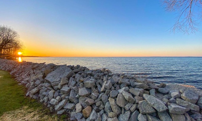 Oconto House | Peace and Premier Fishing on Bay of Green Bay!
