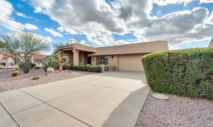Sun City West House | Peace and Tranquility in Sun City West