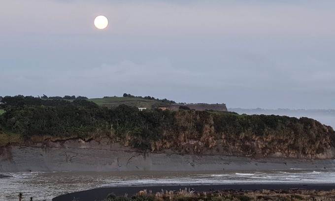 North Taranaki District House | Peace and Tranquility . farmland, river and west coast beach - perfection!