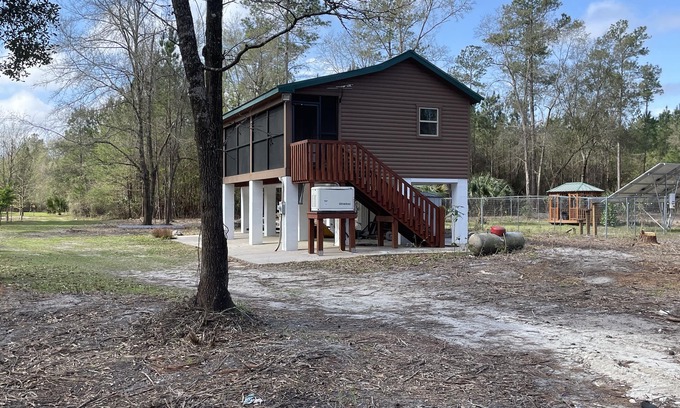 Crawfordville Cabin | Peace on the river. Wakulla springs nearby. Wakulla River adjoins property’.