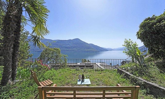 Brissago House | Peace over the lake - Room 1, Brissago, Switzerland