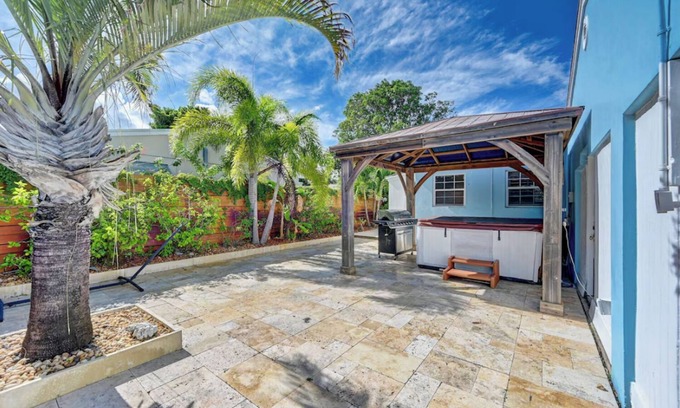 Boynton Beach House | Peaceful 3BR House w/Hot Tub & Backyard Retreat.