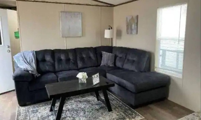 Albany House | Peaceful Albany Getaway Close to Muncie & BSU